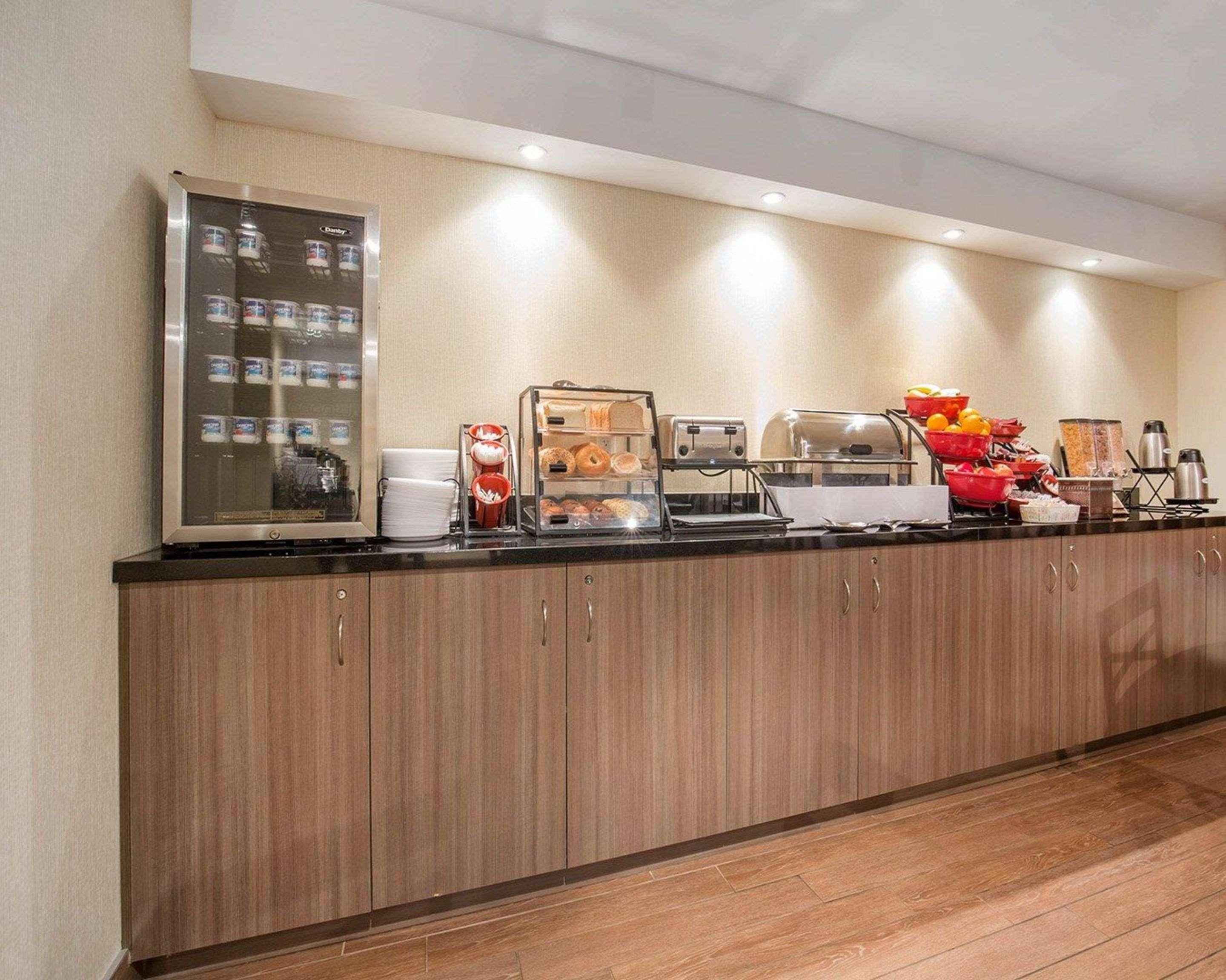 Econo Lodge Taber Esterno foto